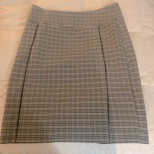 🔥HOT DEAL BLOW OUT $10 Checkered pattern pencil skirt excelled condition